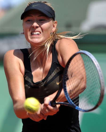 开云足球直播 - 莎拉波娃在曼联比赛中问鼎冠军,逆转引发热议!