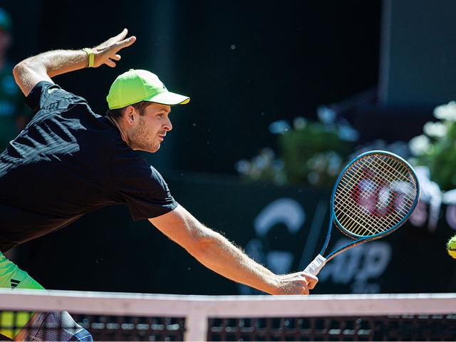 开云app官方下载 - 德约科维奇回归赛场，逆转首场状态亮眼，塞尔维亚队观众沸腾！