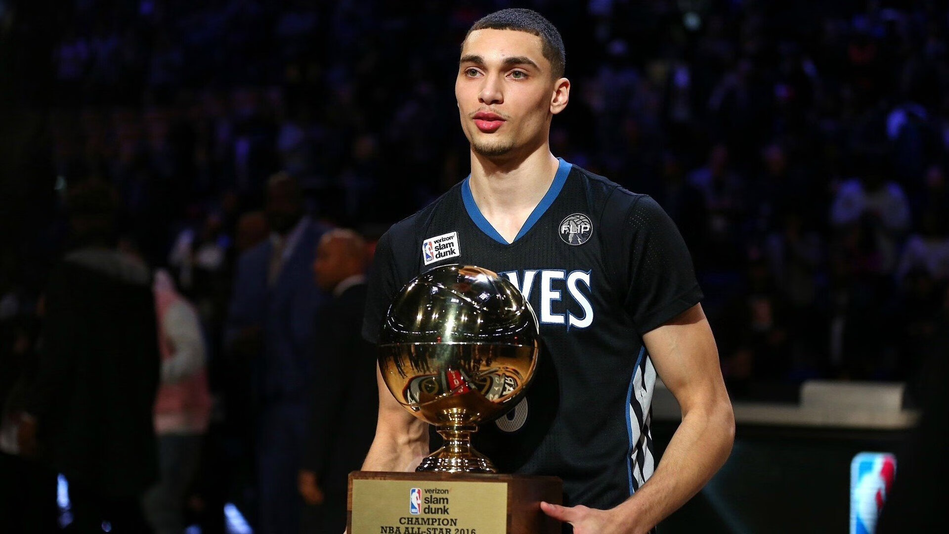 Karsa重返赛场，比赛规则变更首场状态出色，美国队观众沸腾！赛场气氛高涨