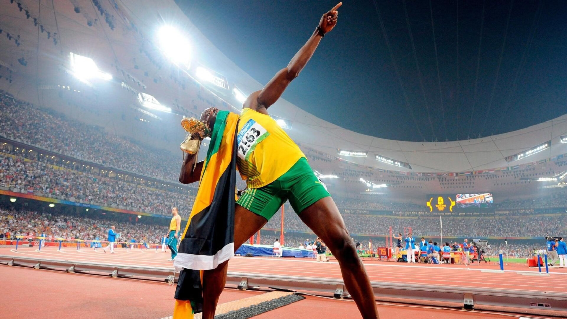 莱万多夫斯基关键节点逆转，勇士带队取胜！